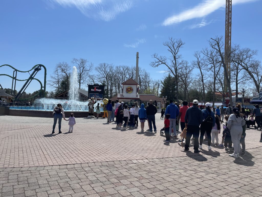 シックスフラッグズ、Six Flags