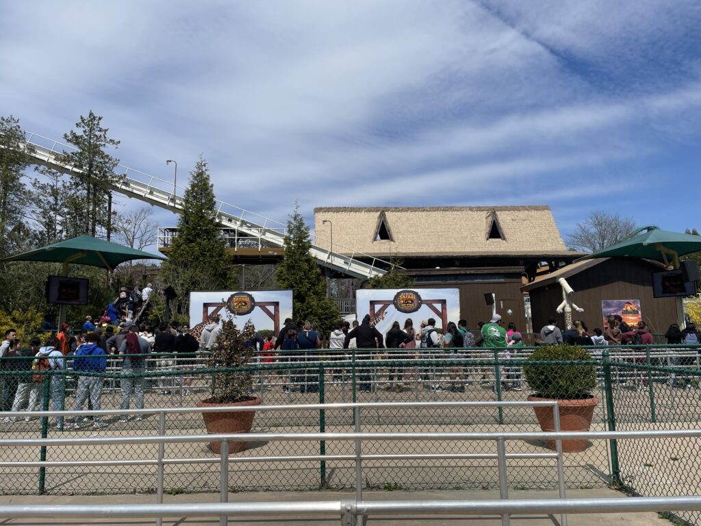 シックスフラッグズ、Six Flags