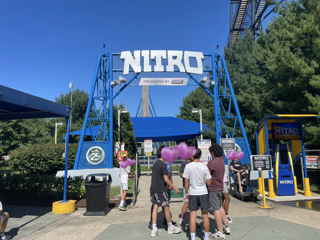 シックスフラッグズ、Six Flags